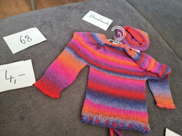 Handmade Oberteil mit Mütze 68