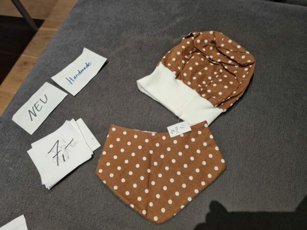 Neu Handmade Mütze mit Halstuch