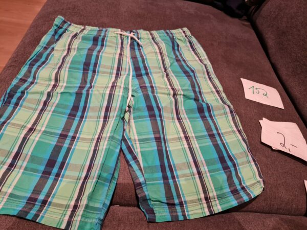 Kurze Hose 152