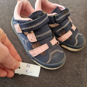 Schuh Gr 24
