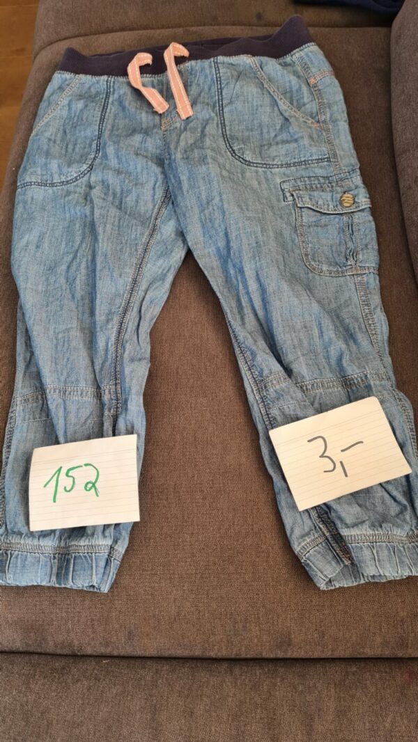Kurze Hose 152