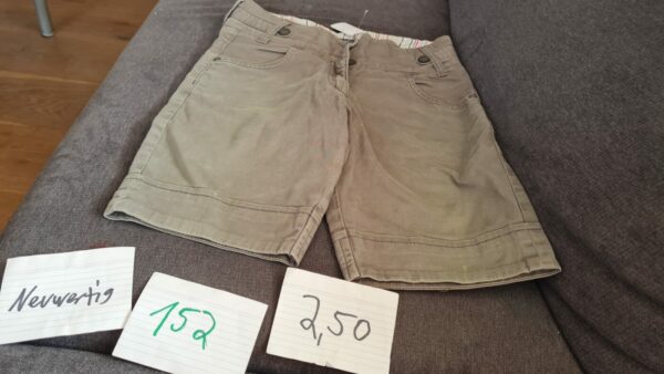 Kurze Hose 152