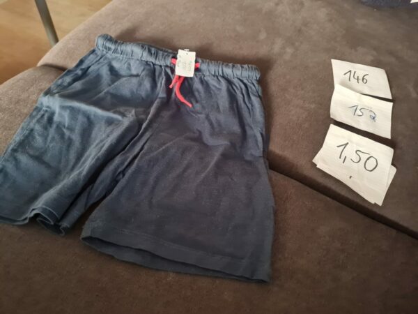 Kurze Hose 146 152