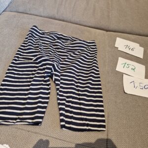 Kurze Hose 146 152