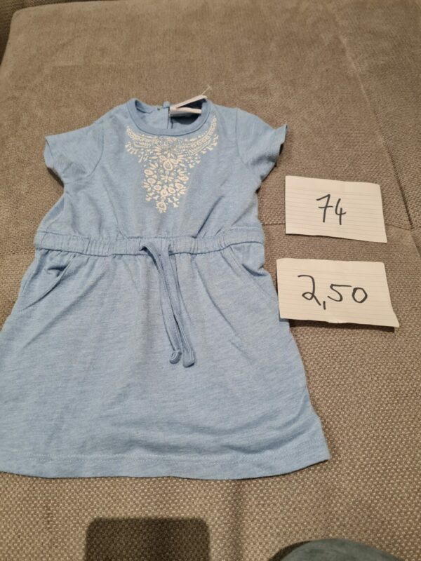 Kleid 74