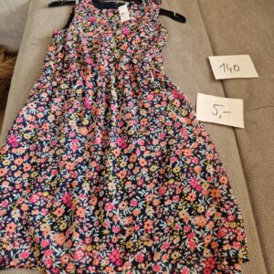Kleid 140