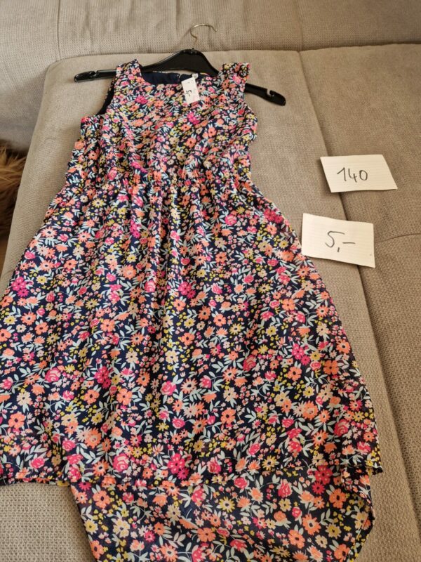 Kleid 140