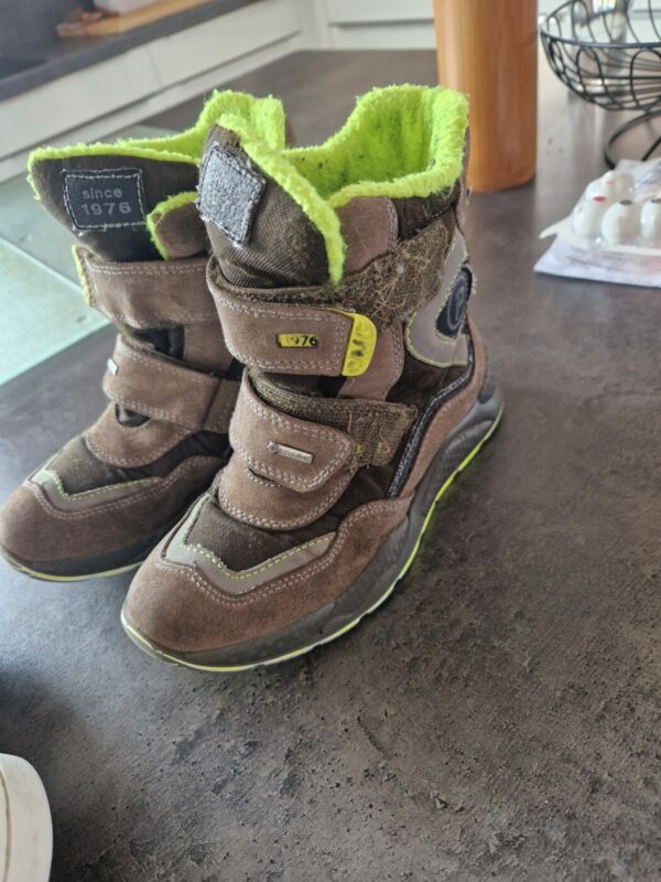 Schuhe Gr 32