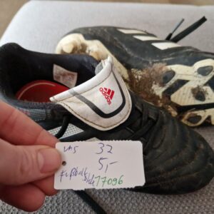 Fußballschuh 32
