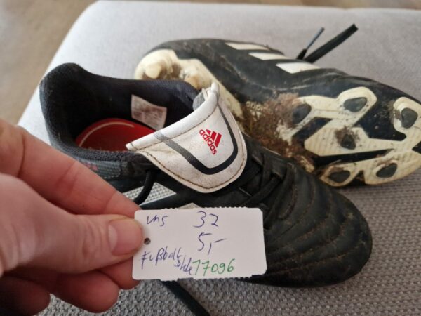 Fußballschuh 32