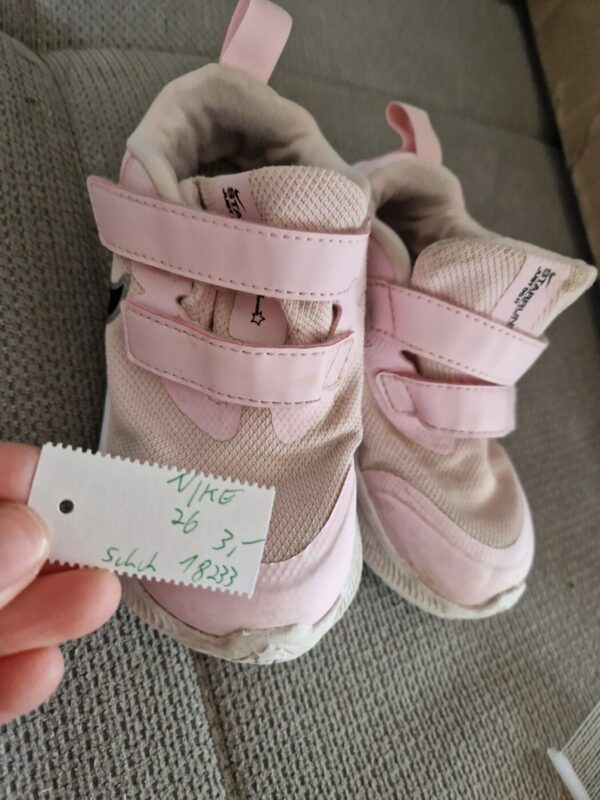 Schuhe 26