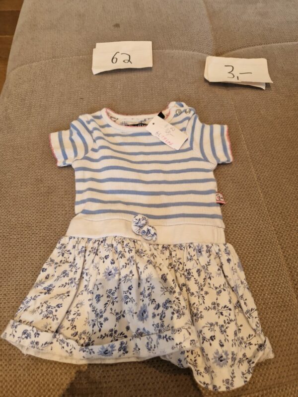 Kleid 62