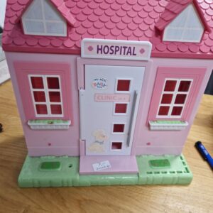 Kleines Baby Born Haus aufklappbar ohne Zubehöhr