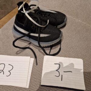 Schuhe 23