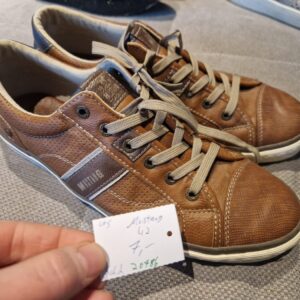 Schuhe 42 Mustang