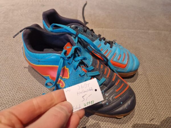 Schuhe 34 35 Puma Hallensportschuhe