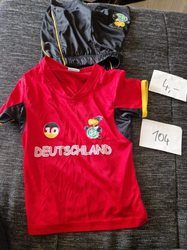 Set T Shirt & kurze Hose 104