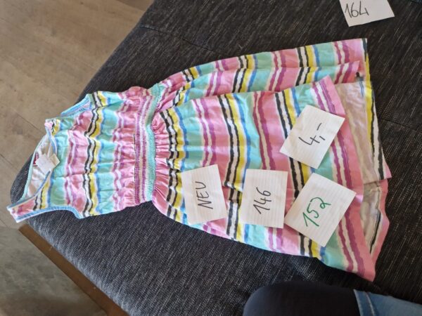 Kleid 146 152 NEU
