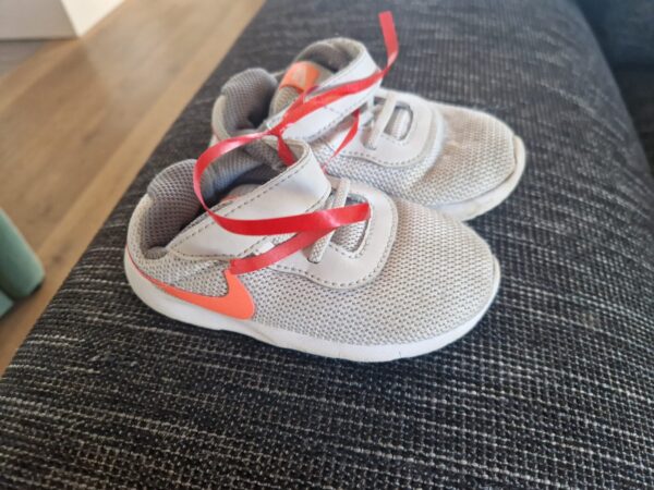 Schuhe 22 Nike