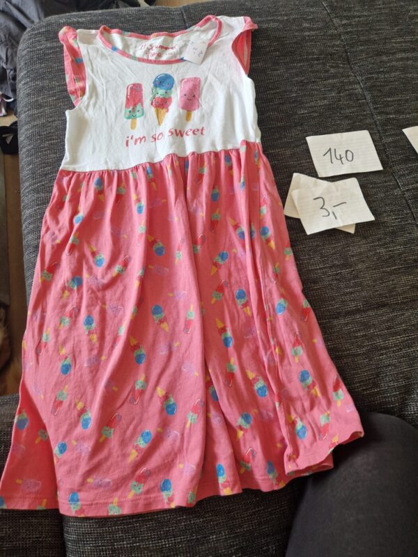 Kleid 140