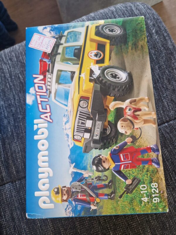 Playmobil 9128  Auto Action (1 Seil 1 Hundedecke fehlt) Np 35,00