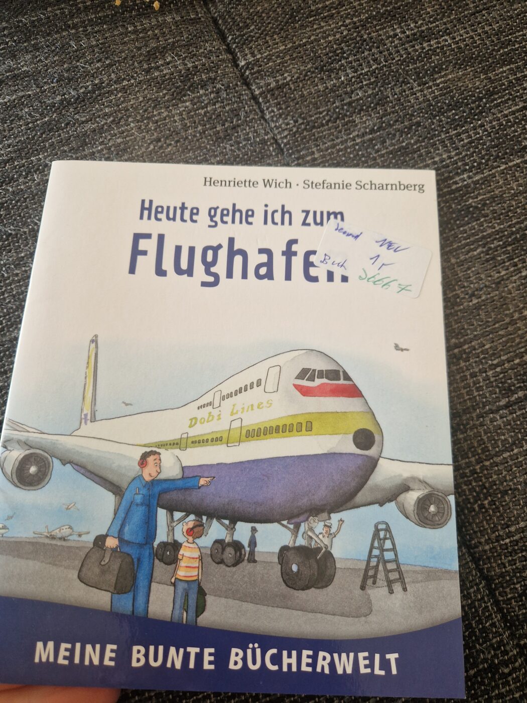 Buch Neu Flughafen