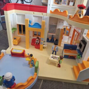 Playmobil Kindergarten mit Krabbelgruppe ( Zunehöhr sieht man auf Bild oder gerne auf Anfrage)