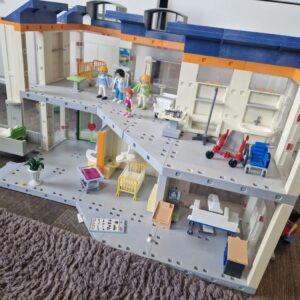 Playmobil Krankenhaus mit Zubehöhr (Kleinteil fehlt)