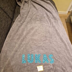 Handmade Handtuch Neu mit gesticktem Namen LUKAS Duschtuch