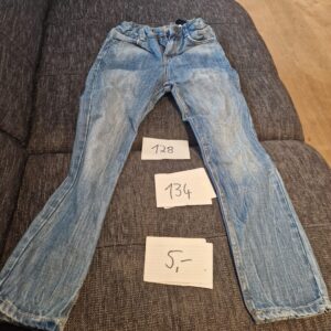 Hose lang 128 eher 134