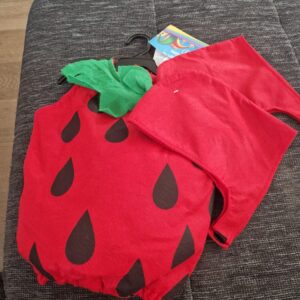 Kostüm Erdbeere Neu 3-4 jahre mit 2 Mützen