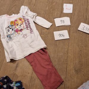 1. Hand Schlafanzug 98 104