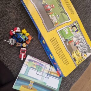 Spielbuch Paw Patrol mit Spielmatte, Lesegeschichte und 8 Figuren
