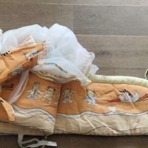 Betthimmel mit Nestchen