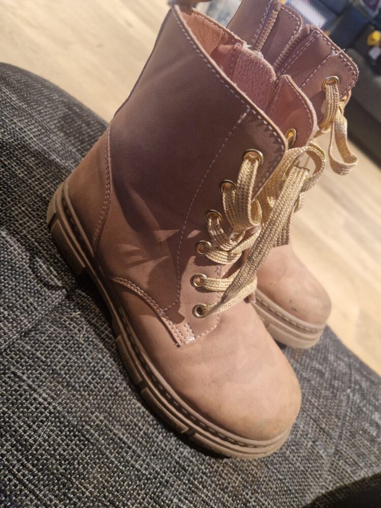 Schuhe 30