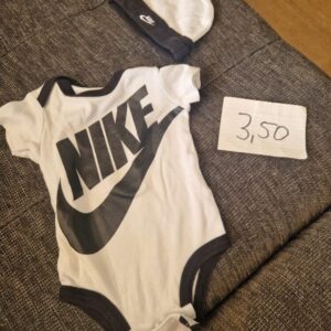 NIKE Body kurz 60-70cm Set mit Mütze