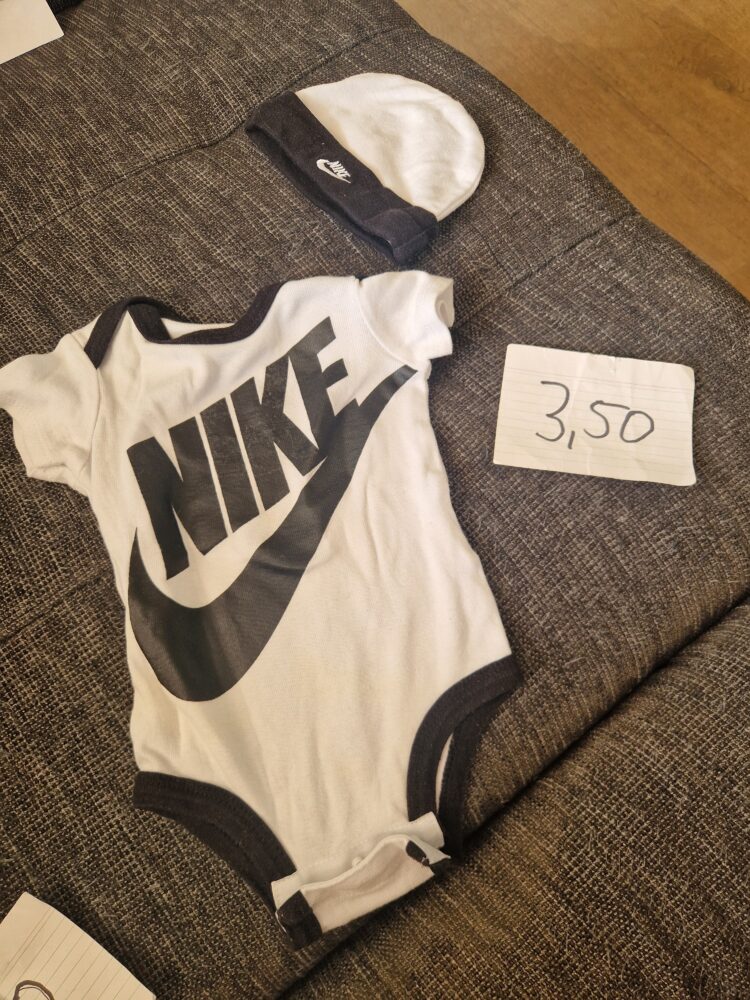 NIKE Body kurz 60-70cm Set mit Mütze