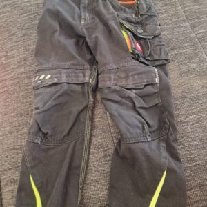 Hose lang 110 116 Engelbert Strauss Hosenbein etwas angerissen unten