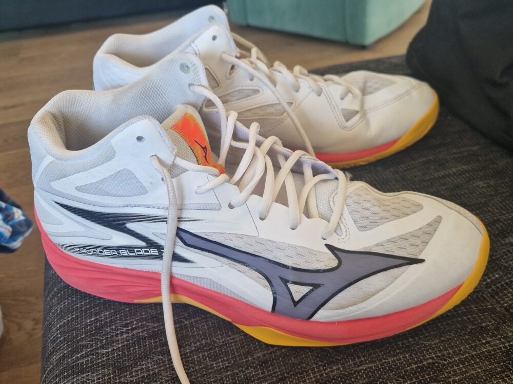 Schuhe 44,5 Turnschuhe Handballschuhe Volleyballschuhe