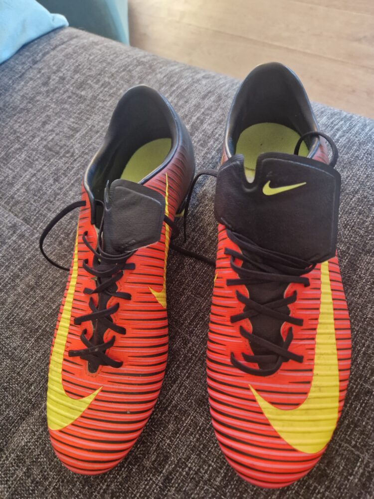 Schuhe 43 Np 159,99 Fußballschuhe