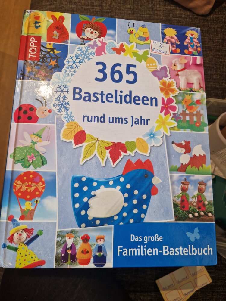 Buch Bastelbuch 365 Bastelideen rund ums Jahr (dick)
