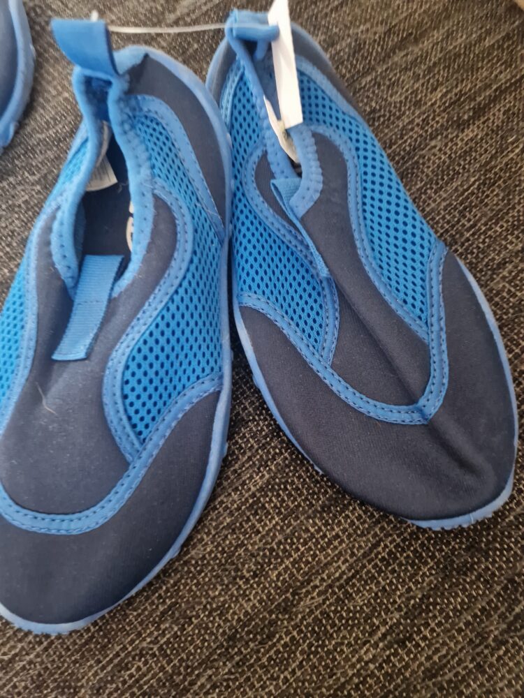 Schuhe 30 Badeschuhe