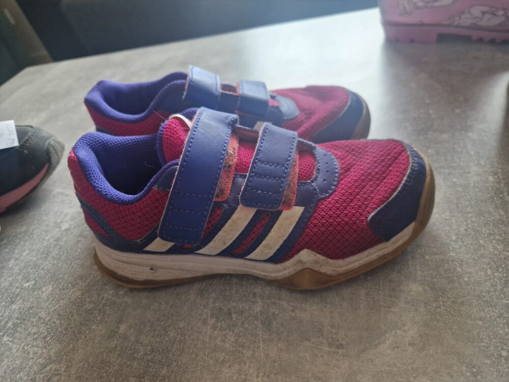 Schuhe 30