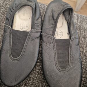 Schuhe 31