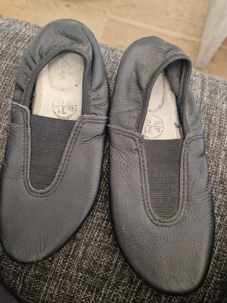 Schuhe 31