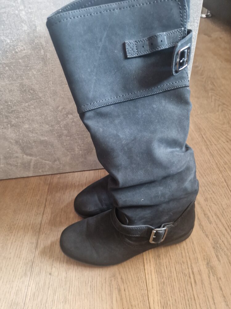 Schuhe 37